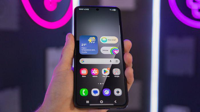 Quais celulares e tablets Samsung devem receber a One UI 8.5?